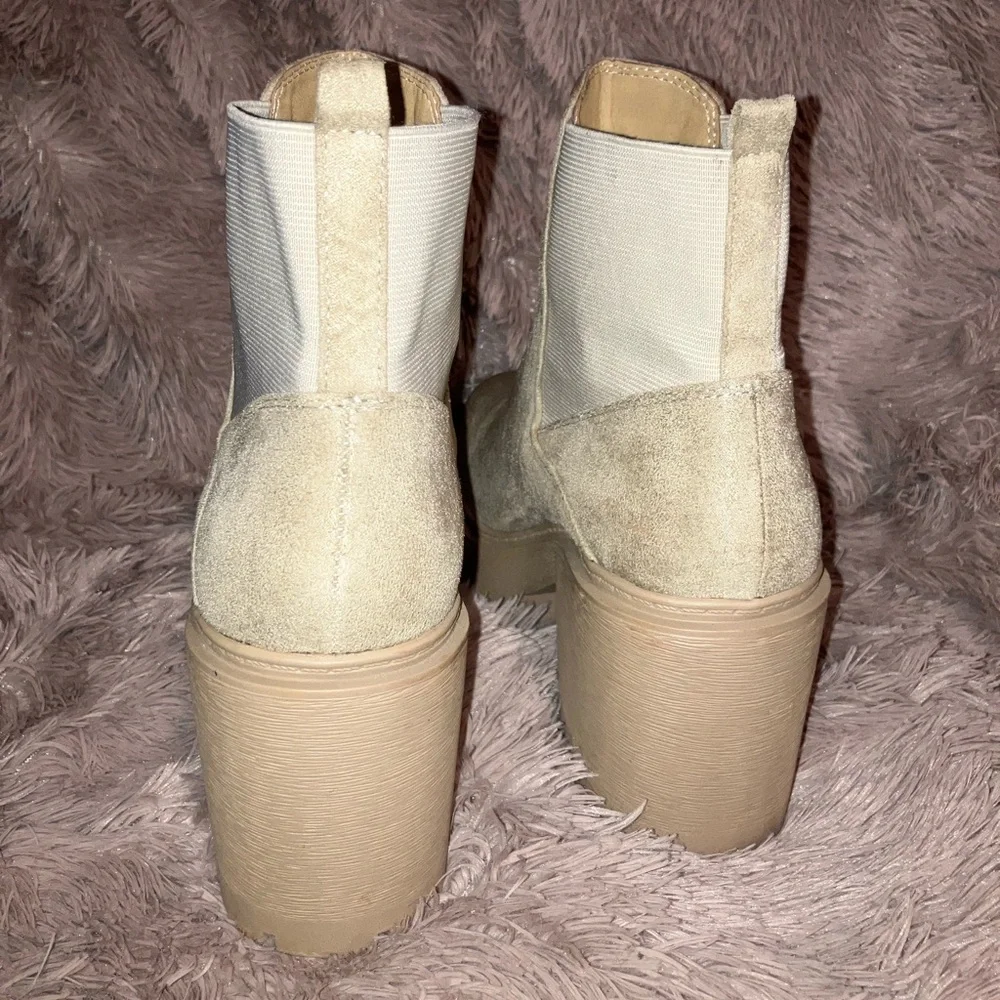 Soda Women's Faux Suede Chelsea Platform Block Heel Ankle Bootie - Picture 4 of 7